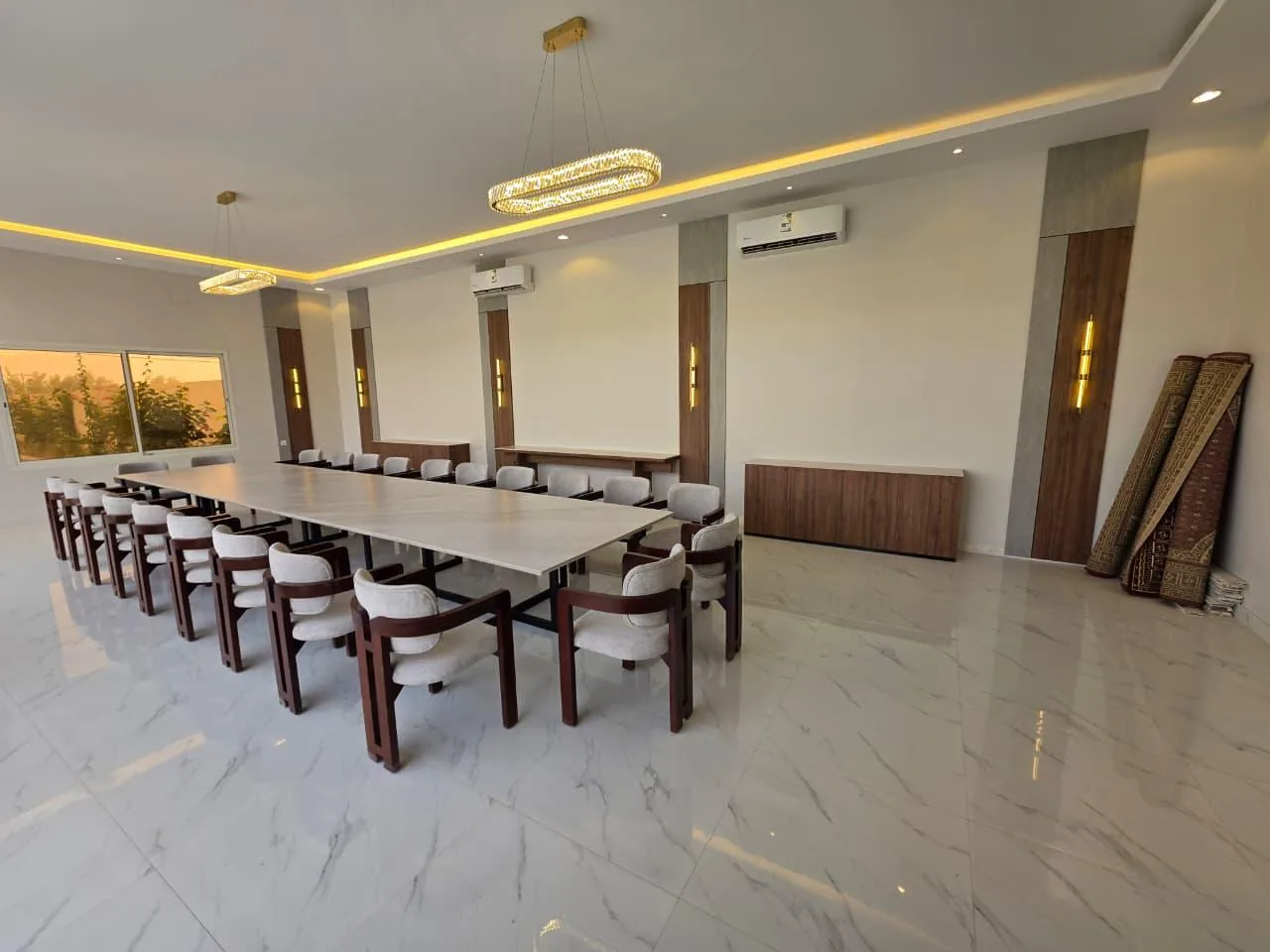 مجلس وقاعة اجتماعات فاخرة